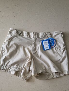 Columbia Tan Women’s Performance Fishing Gear Shorts